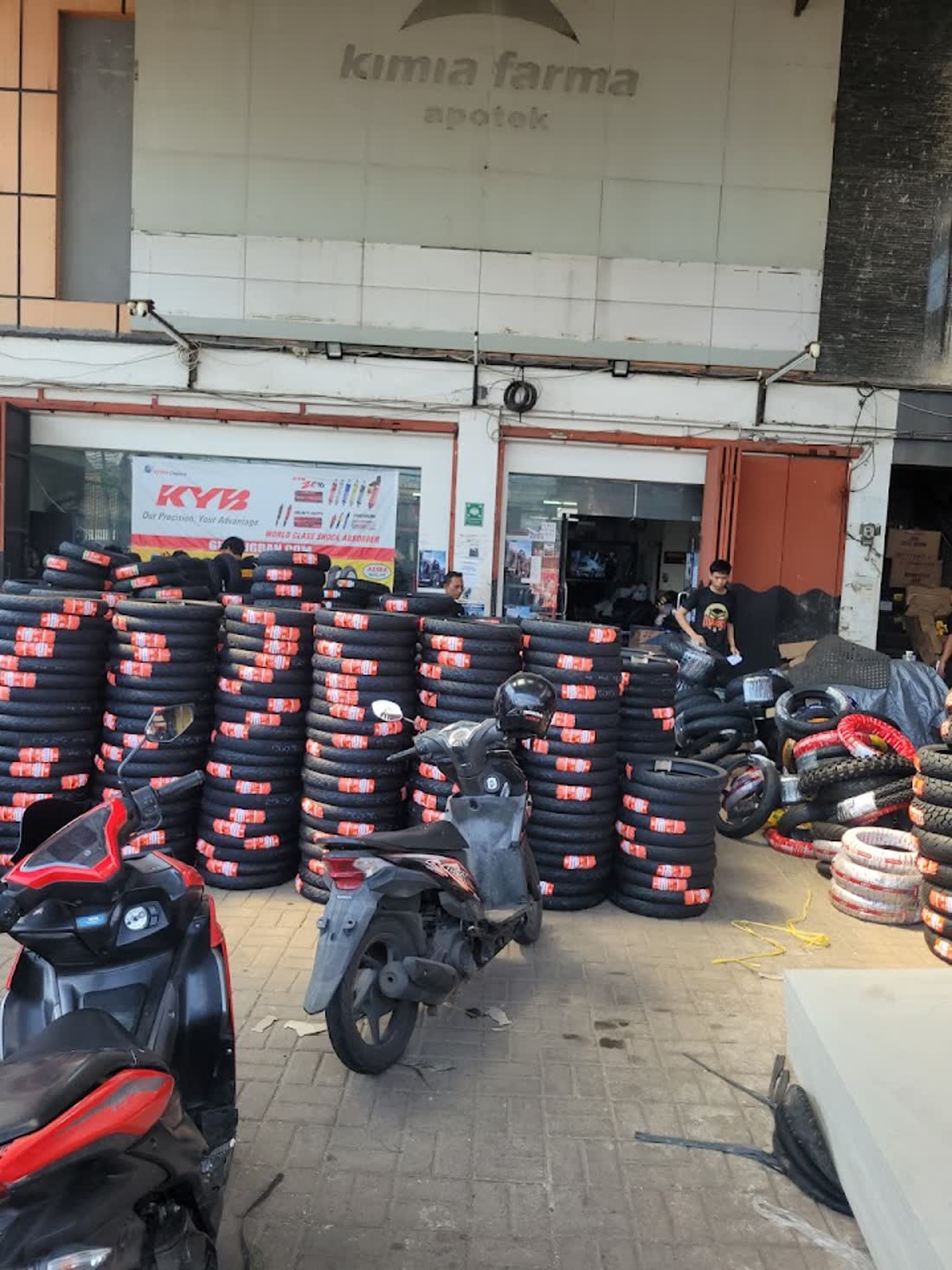Stok ban motor menumpuk